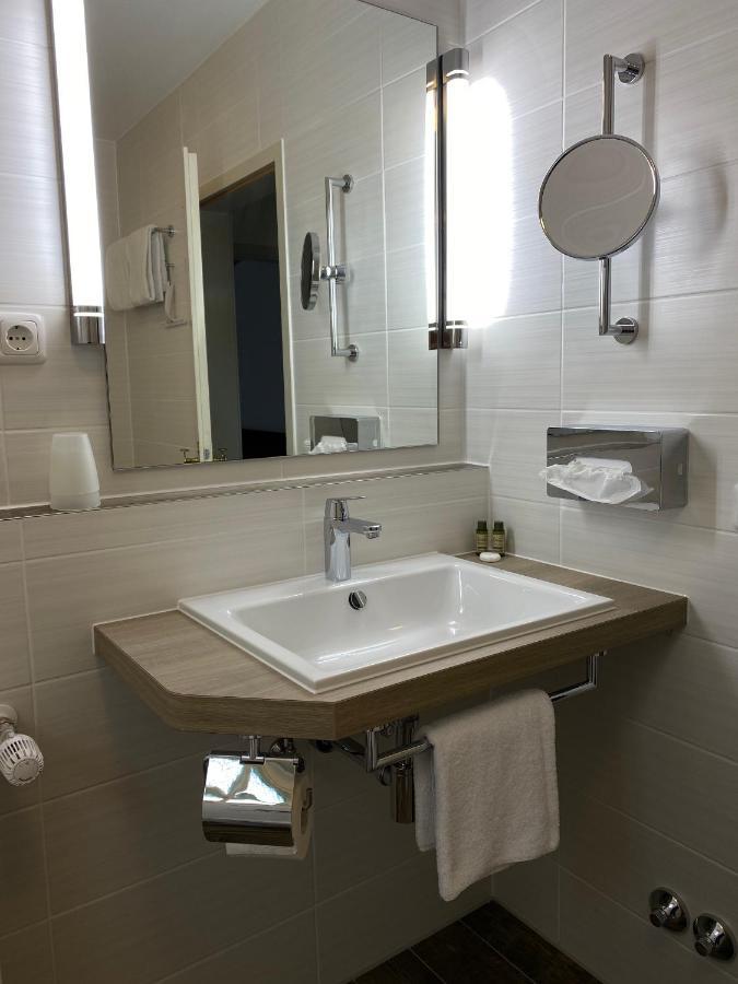 Hotel Zur Rennbahn Drage  Esterno foto