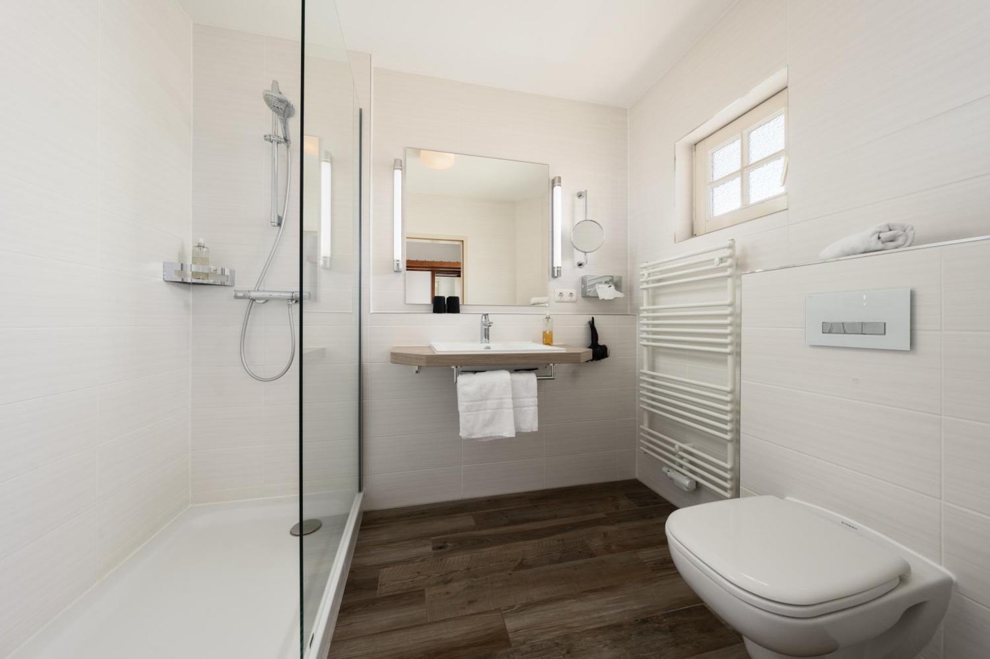 Hotel Zur Rennbahn Drage  Esterno foto